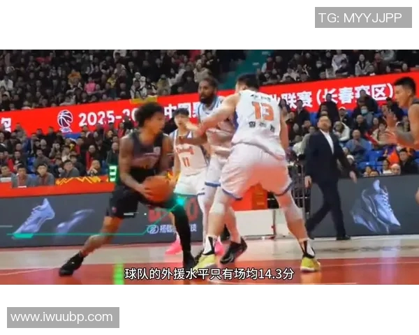 辽宁男篮与河南男篮激战正酣谁将赢得这场篮球巅峰对决 辽宁男篮与河南男篮激战正酣谁将赢得这场篮球巅峰对决