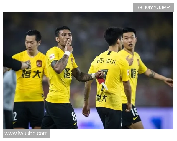 2012年广州恒大与巴塞罗那巅峰对决回顾：中西足球的精彩碰撞与启示